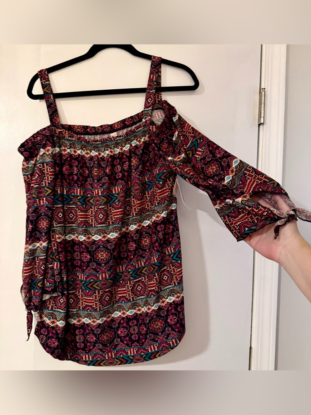 NWT B&B Boutique Boho Off-The-Shoulder Tunic Top